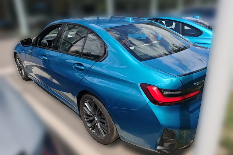 BMW 3 Series 2024 car image #5