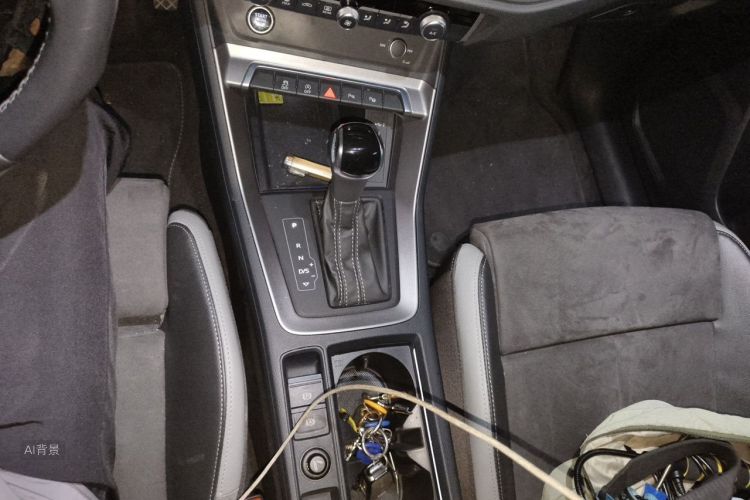 Audi Q3 2023 car image #16