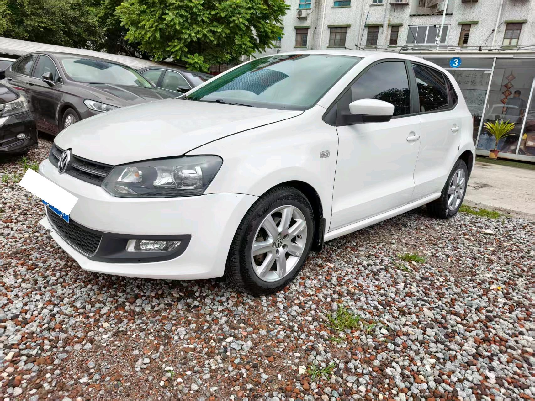 Volkswagen Polo 2011 Volkswagen Polo 2011 car image