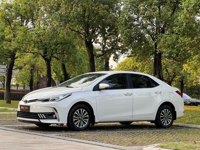 Toyota Corolla 2018 car image #16