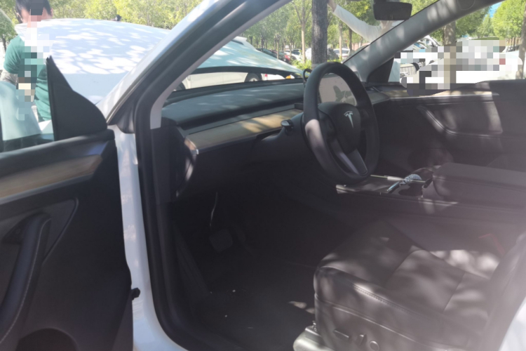 Tesla Model Y 2023 #9 Tesla Model Y 2023 car image #9