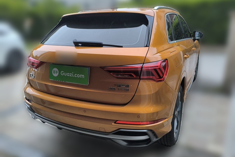 Audi Q3 2020 car image #5