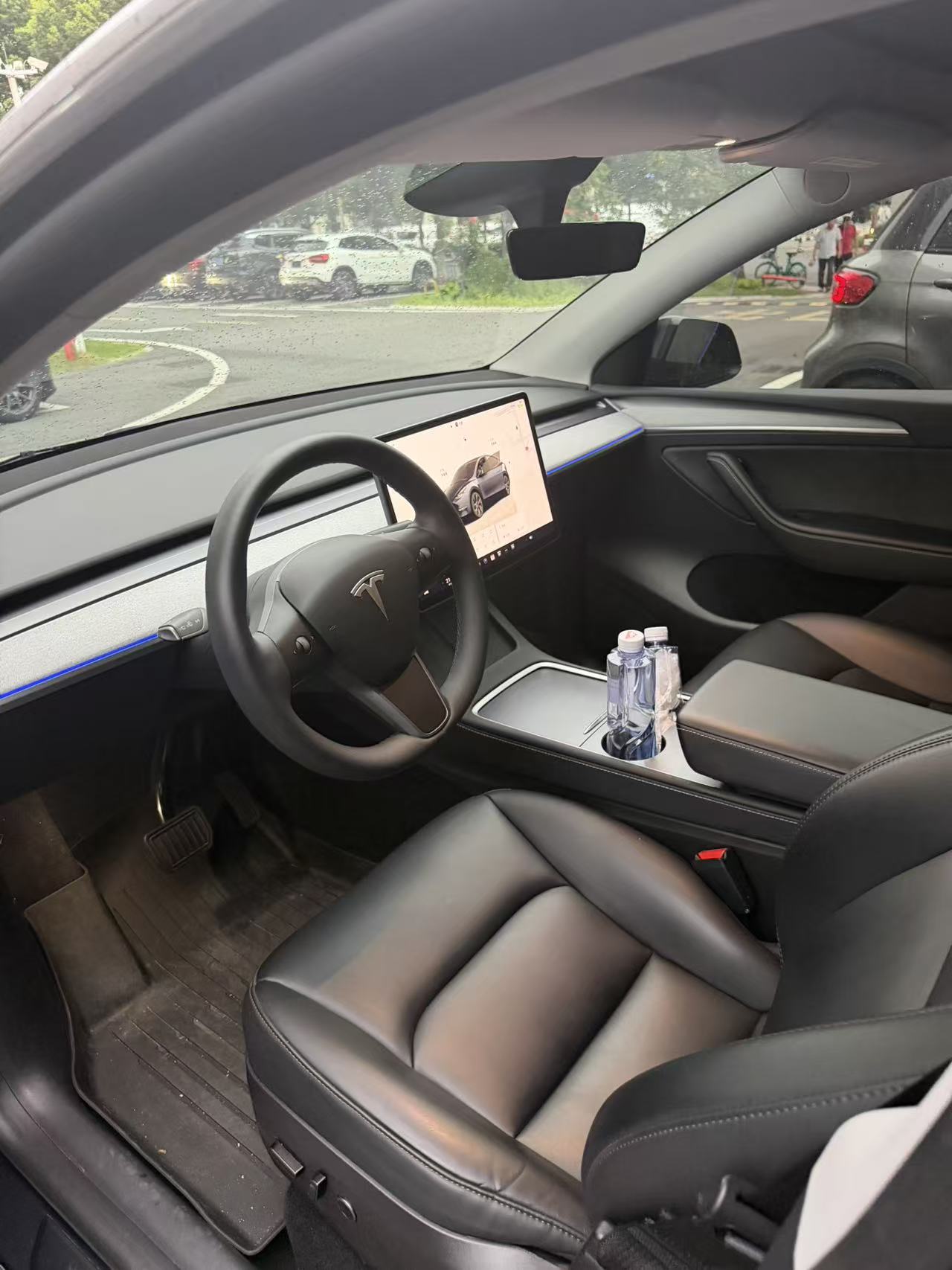 Tesla Model Y 2024 car image #4