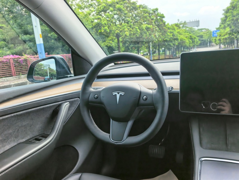 Tesla Model Y 2022 #3 Tesla Model Y 2022 car image #3