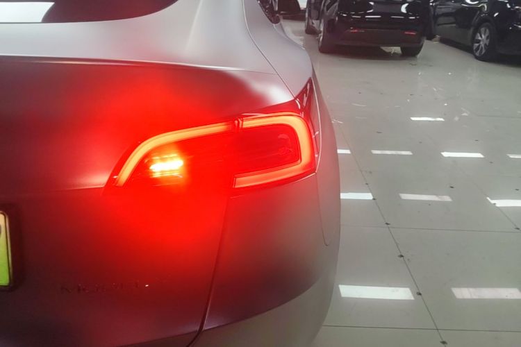 Tesla Model Y 2022 #8 Tesla Model Y 2022 car image #8
