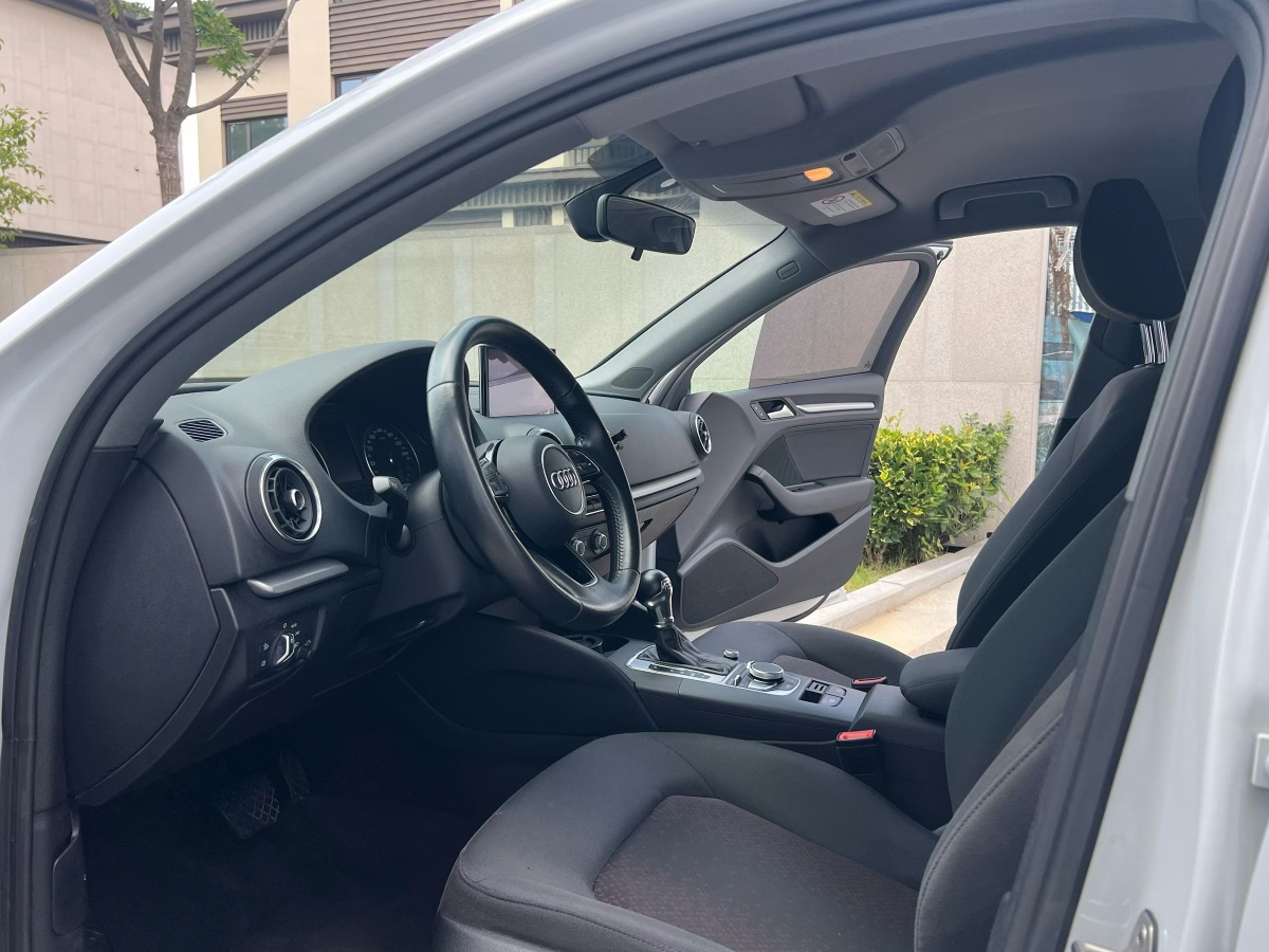 Audi A3 2019 car image #8