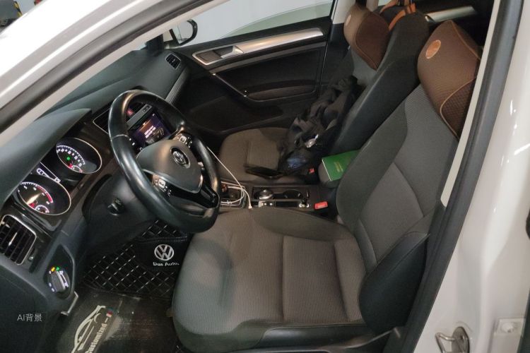 Volkswagen Golf 2019 car image #17