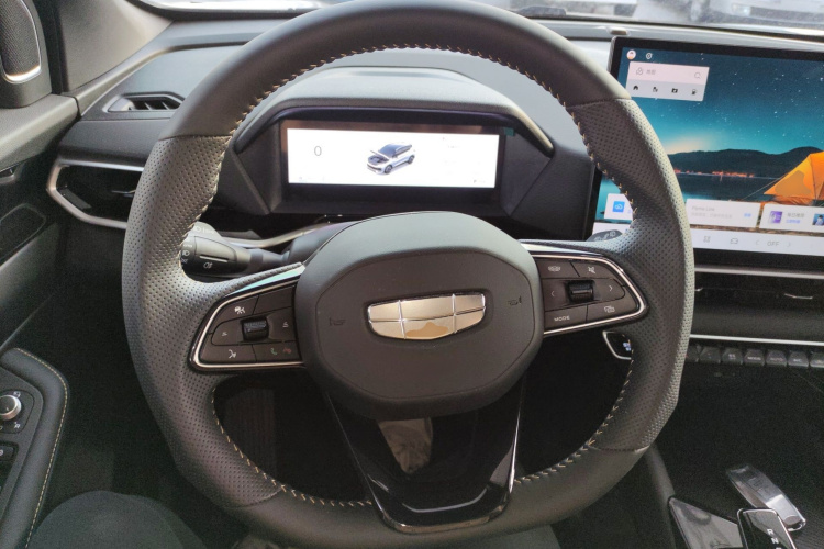 GEELY Coolray 2025 car image #15