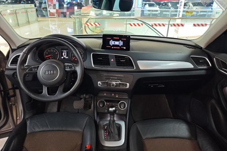Audi Q3 2019 #11 Audi Q3 2019 car image #11