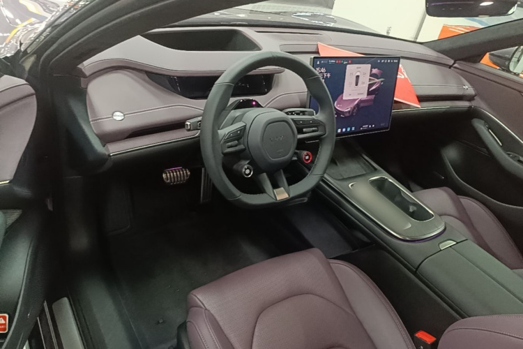 MI SU7 2025 imagem de carro #10