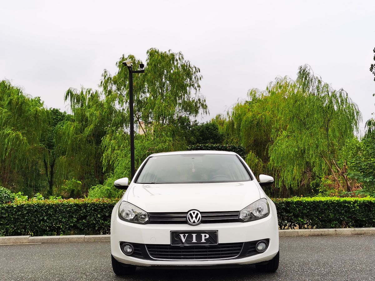 Volkswagen Golf 2013 car image #2