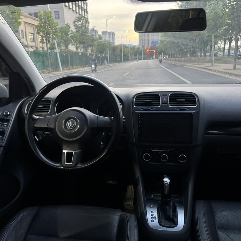 Volkswagen Golf 2013 car image #8