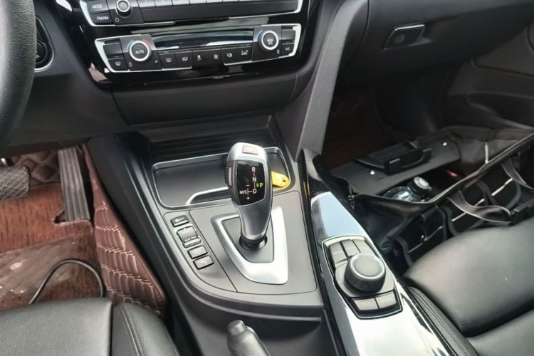 BMW 3 Series GT 2019 #14 BMW 3 Series GT 2019 صورة سيارة #14