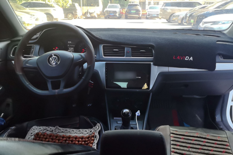 Volkswagen Lavida 2018 car image #11