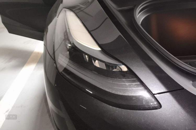 Tesla Model Y 2024 #8 Tesla Model Y 2024 car image #8