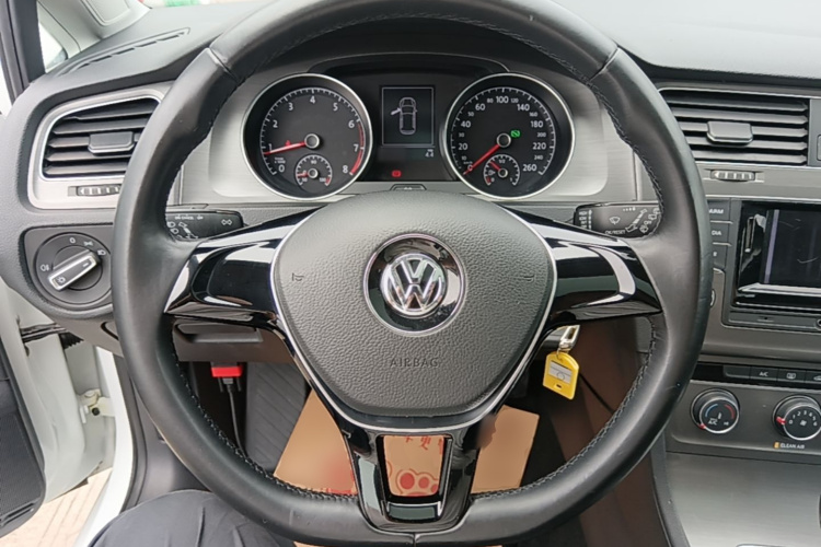 Volkswagen Golf 2016 car image #15