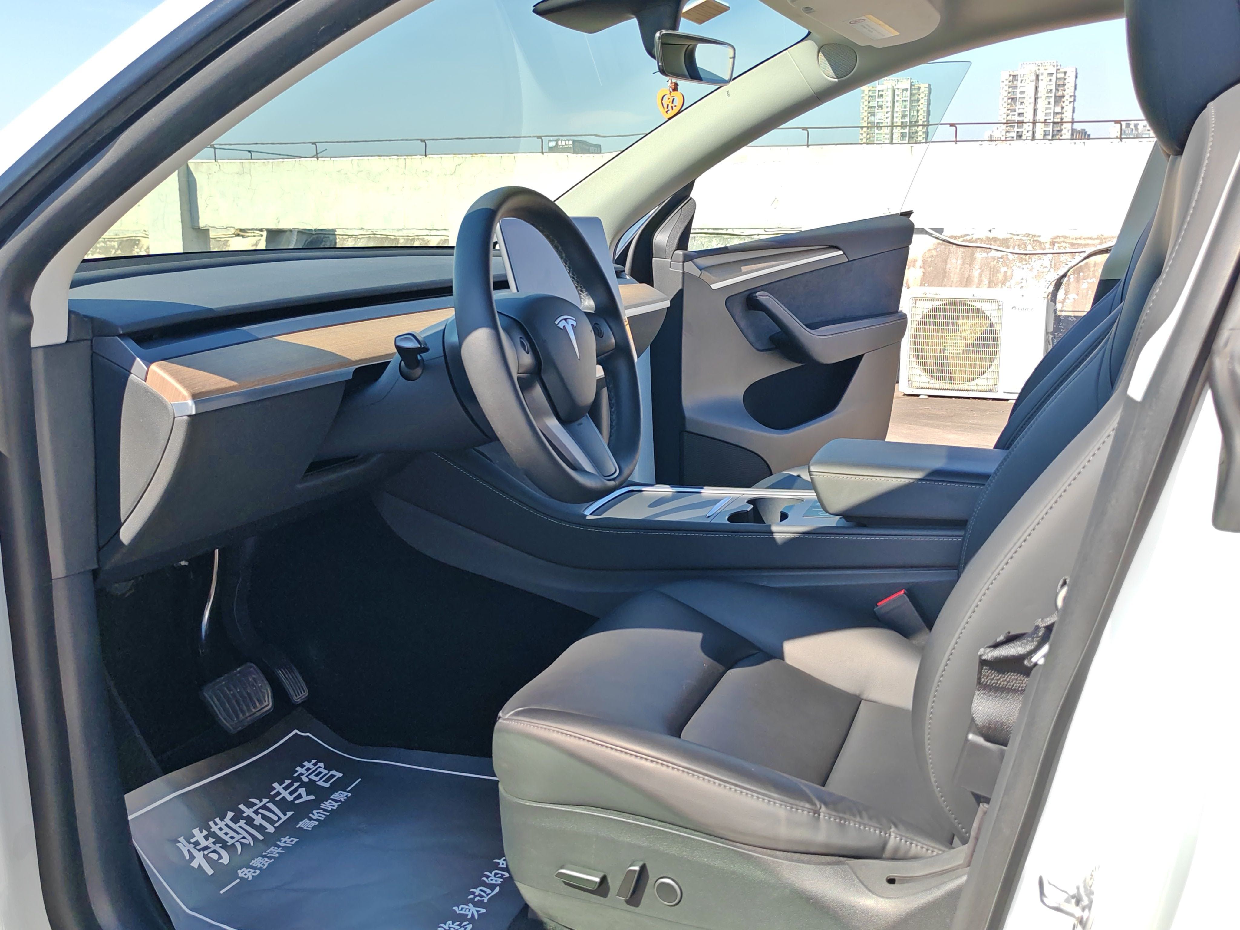Tesla Model Y 2021 #6 Tesla Model Y 2021 car image #6