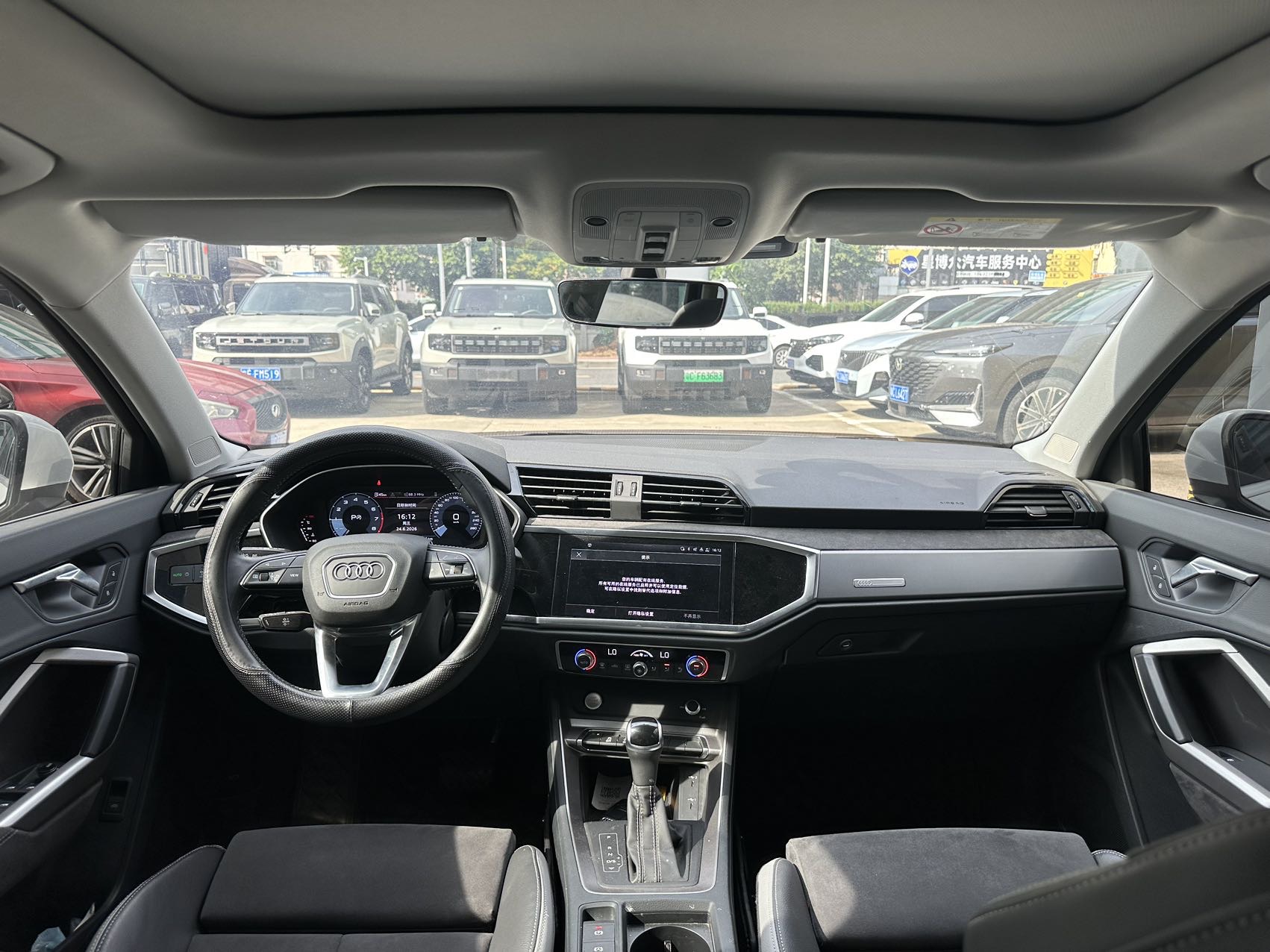 Audi Q3 2022 car image #5