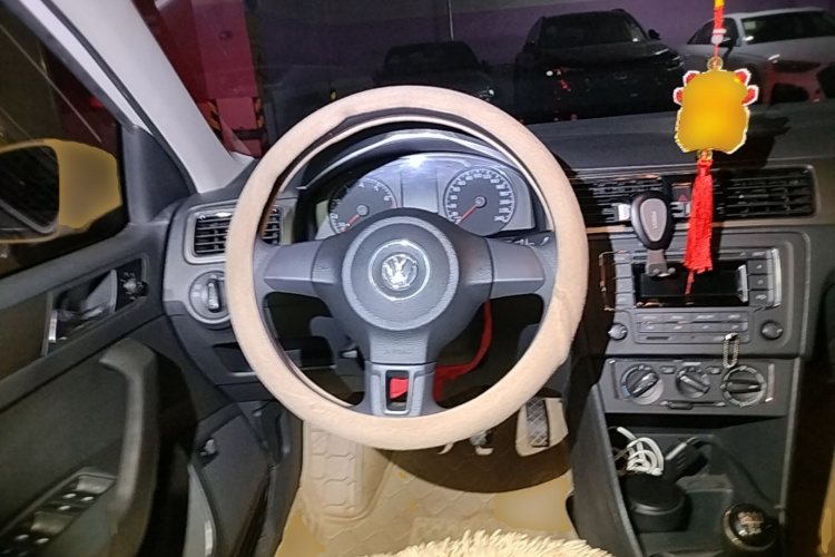 Volkswagen Santana 2016 car image #12