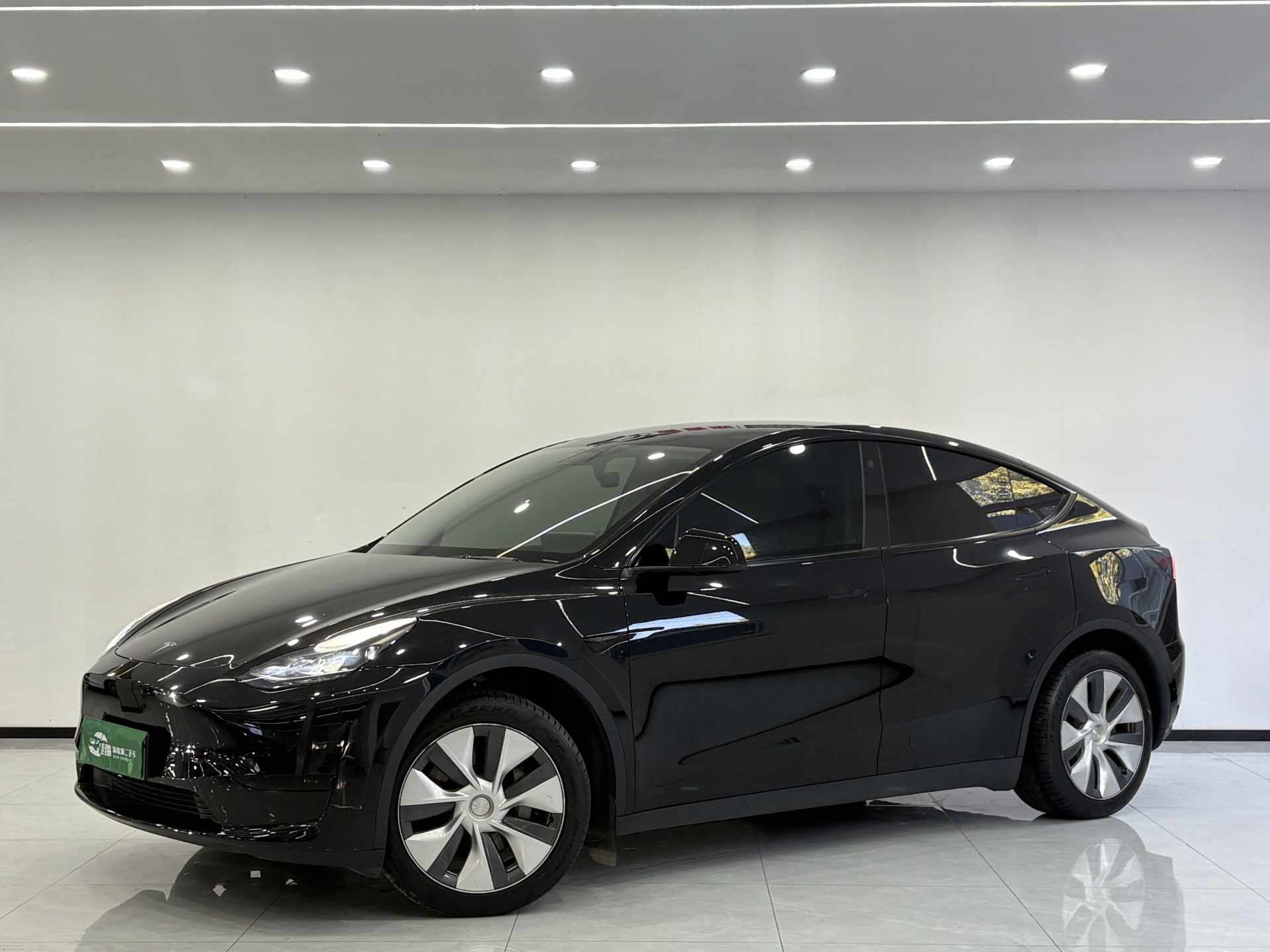 Tesla Model Y 2023 Tesla Model Y 2023 car image