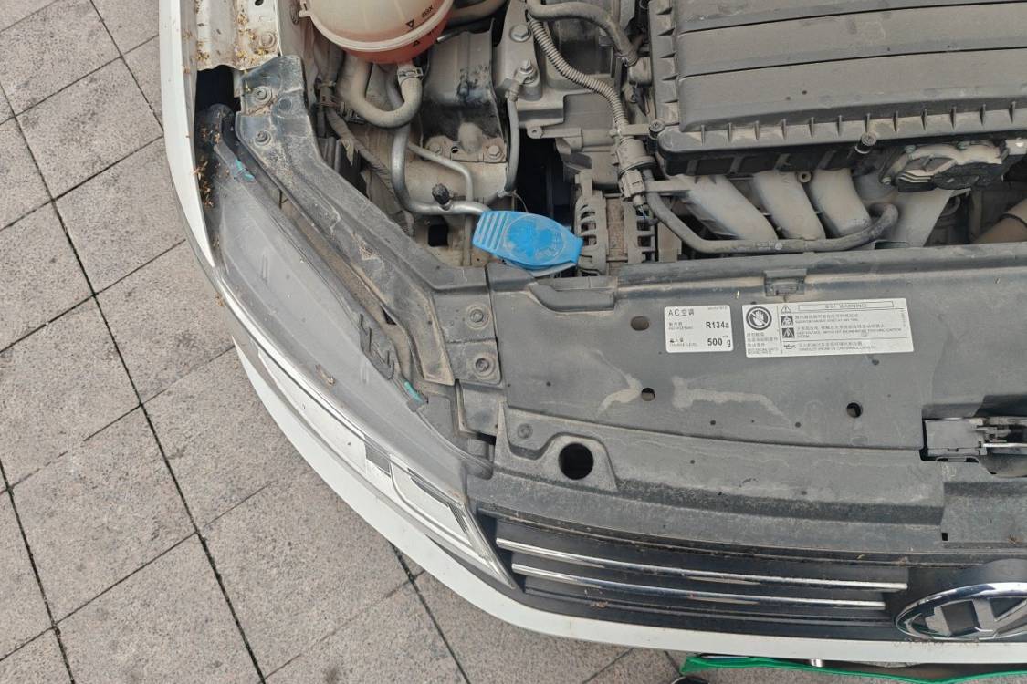 Volkswagen Santana 2015 car image #11