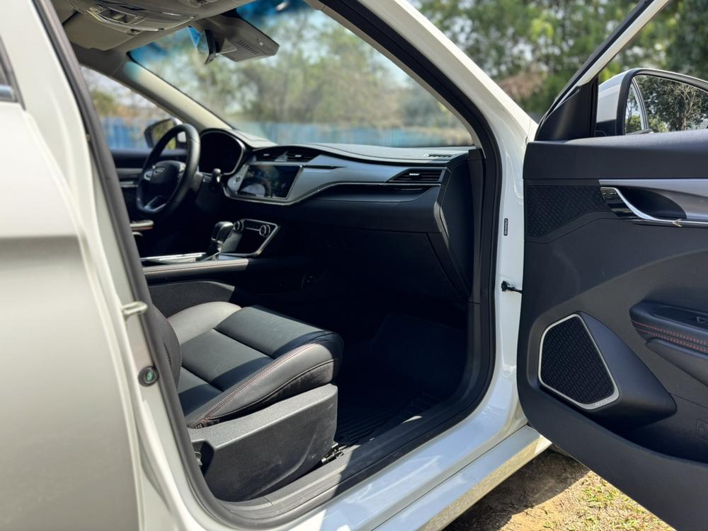 GEELY Binray 2020 car image #13