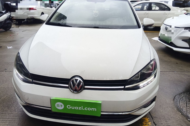 Volkswagen Golf 2019 car image #3