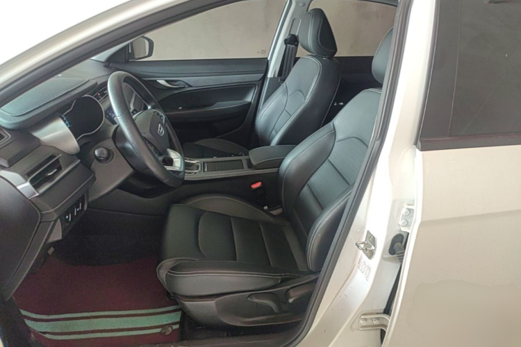 GEELY Emgrand 2021 #19 GEELY Emgrand 2021 car image #19
