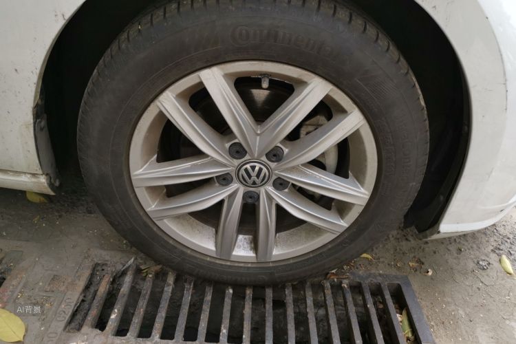 Volkswagen Golf 2018 car image #9