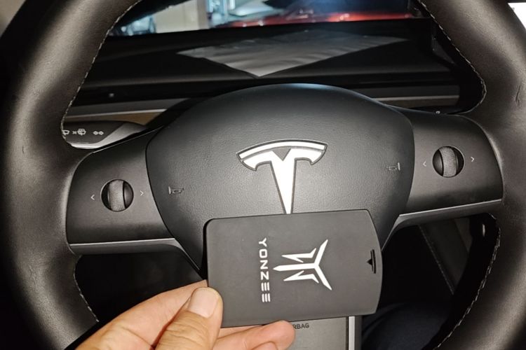 Tesla Model Y 2022 immagine di auto #9