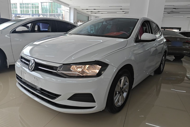 Volkswagen Polo 2023 car image #2