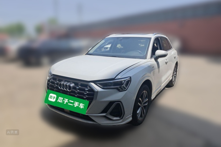 Audi Q3 2020 car image #2