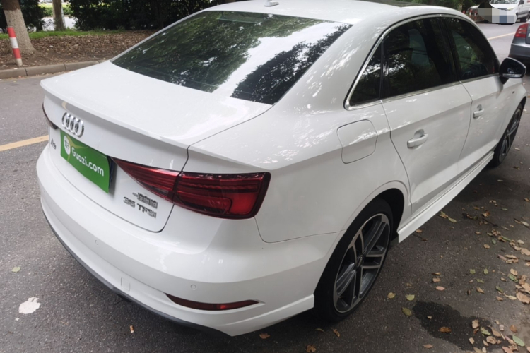 Audi A3 2018 car image #5