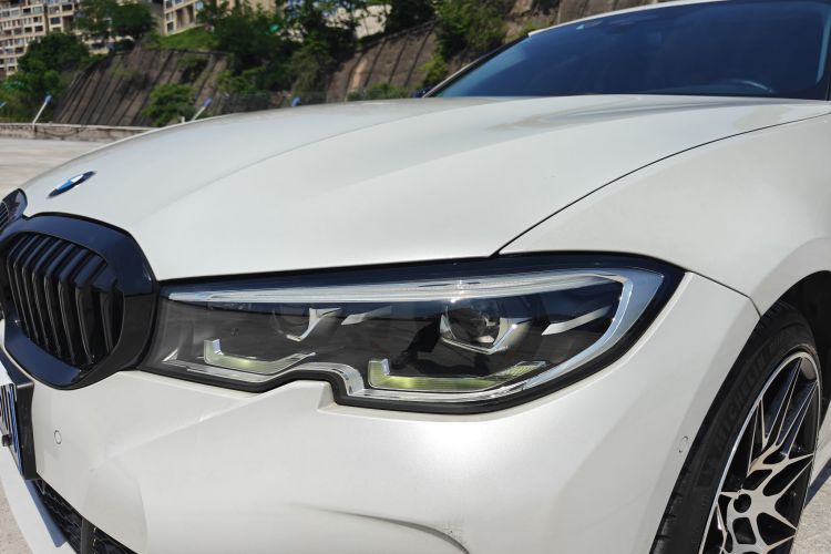 BMW 3 Series 2020 car image #10