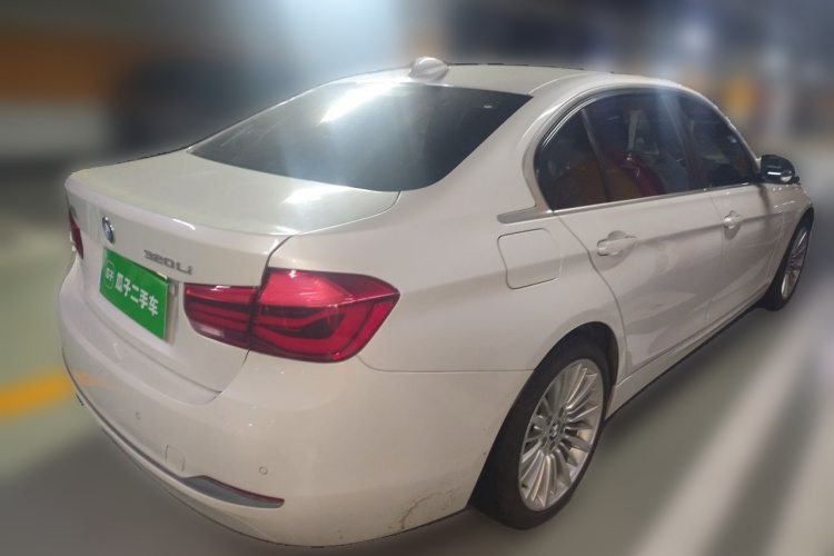 BMW 3 Series 2018 car image #7