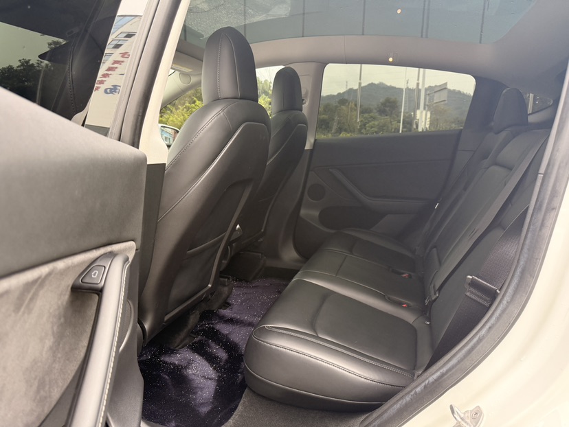Tesla Model Y 2022 car image #6