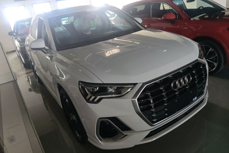 Audi Q3 2023 #4 Audi Q3 2023 car image #4