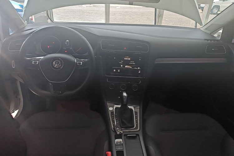 Volkswagen Golf 2020 #10 Volkswagen Golf 2020 car image #10