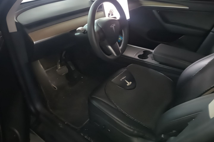 Tesla Model Y 2021 #19 Tesla Model Y 2021 car image #19
