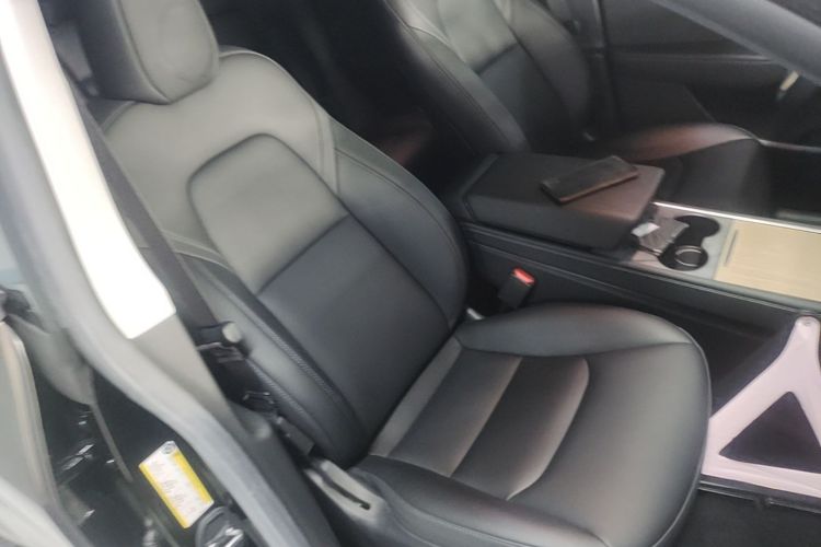 Tesla Model Y 2022 car image #24