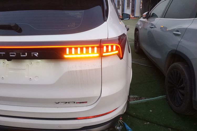 Jetour X70 PLUS 2022 car image #8