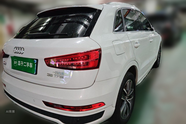 Audi Q3 2018 car image #7