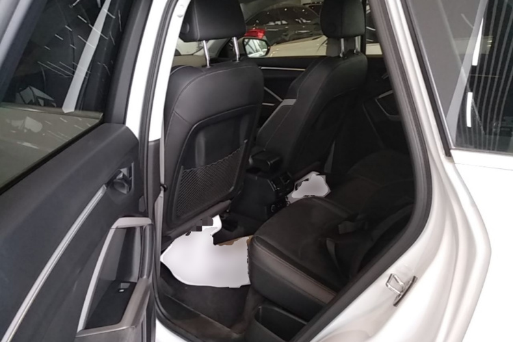 Audi Q3 2021 car image #17
