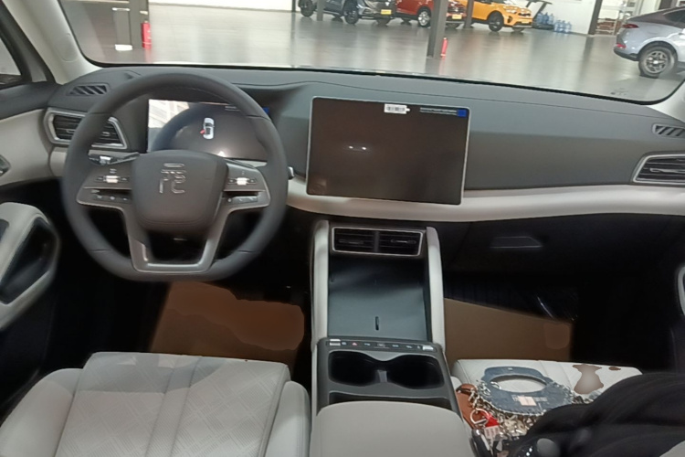 BYD YuanUP 2026 #10 BYD YuanUP 2026 car image #10