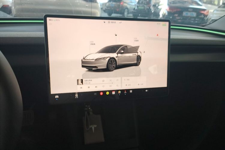 Tesla Model 3 2024 صورة سيارة #13