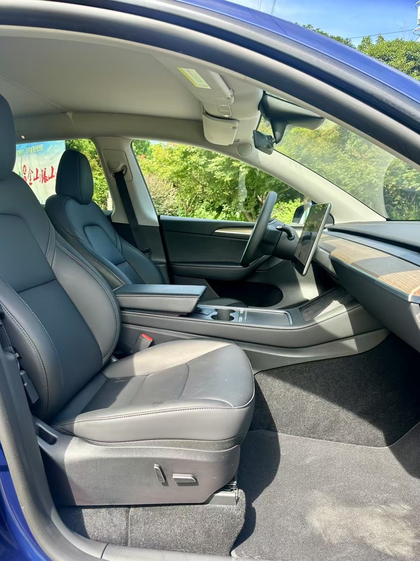 Tesla Model Y 2023 car image #8
