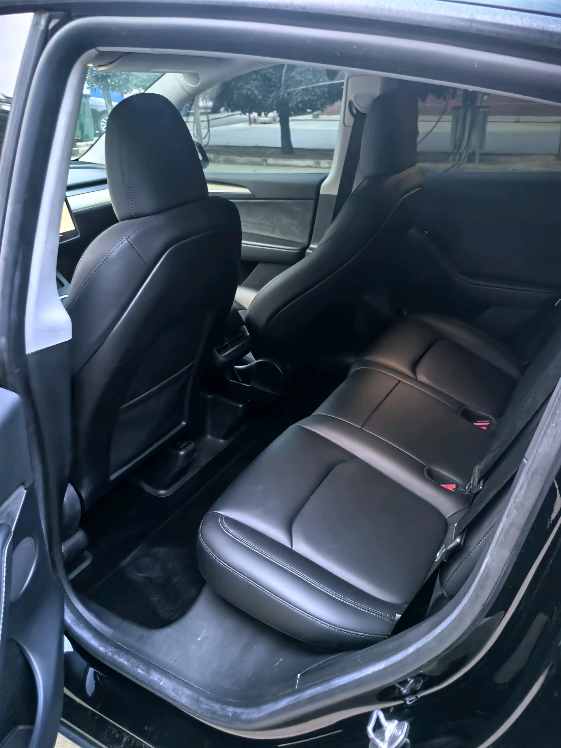 Tesla Model Y 2022 car image #8