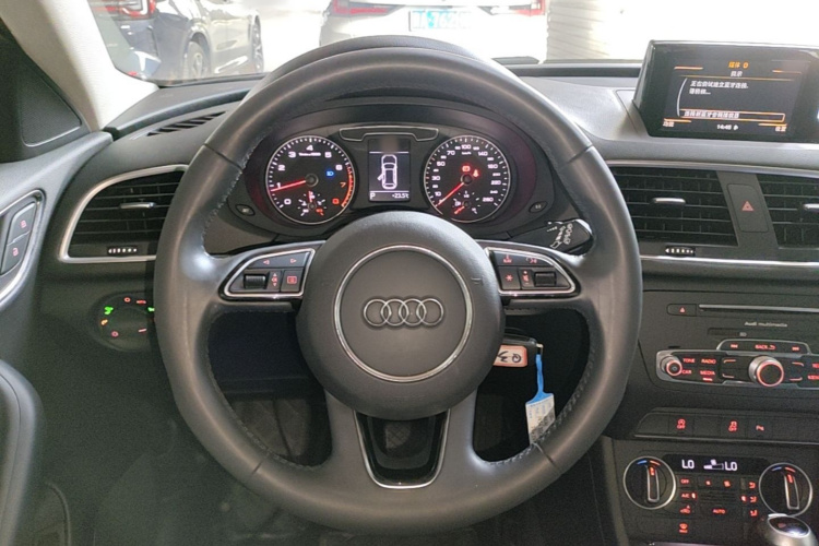 Audi Q3 2018 #11 Audi Q3 2018 car image #11