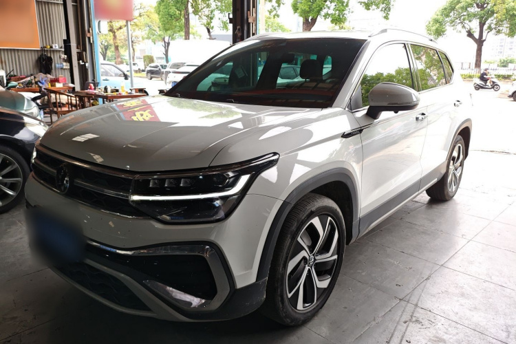 Volkswagen Tharu 2023 car image #2