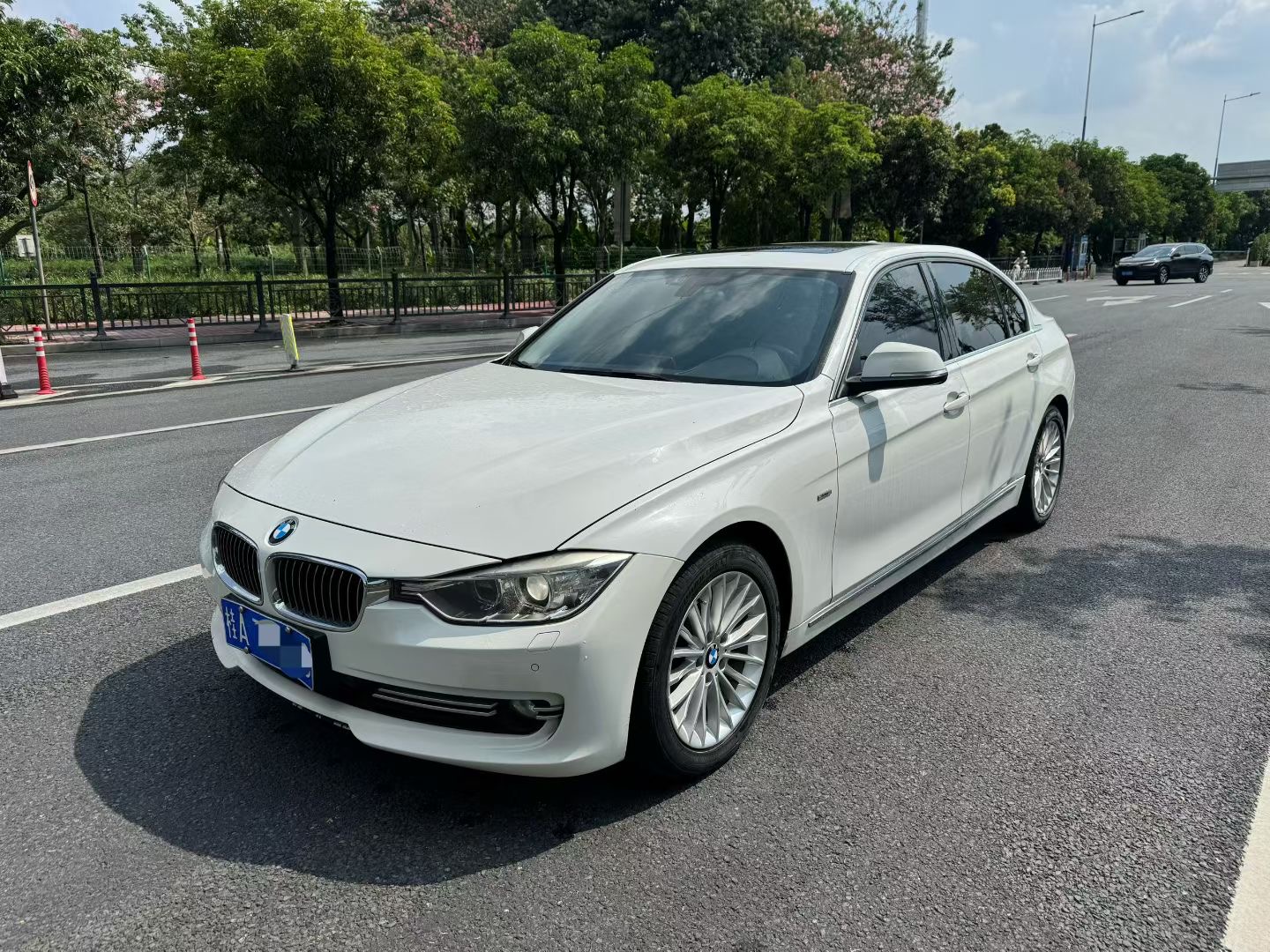 BMW 3 Series 2014 car image 